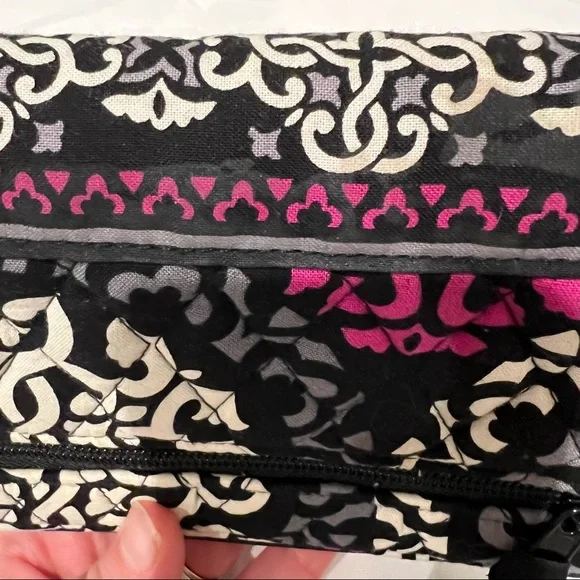 Vera Bradley Canterberry Magenta Crossbody Mailbag and Turn Locn Wallet Bundle - Picture 13 of 16